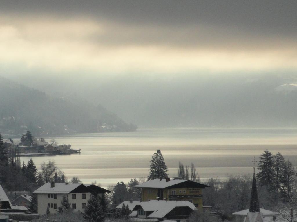 Ruhige Wohnung Mit Schoenem Eigengarten In Seeboden Am Millstaettersee Room photo